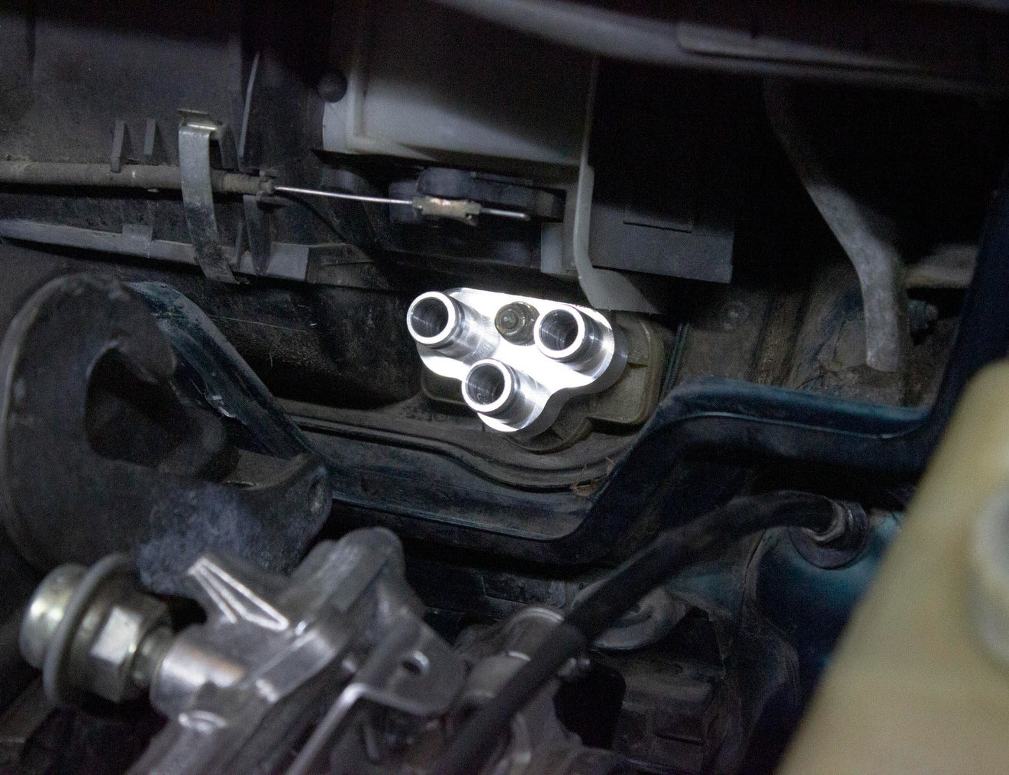E36 heater core water pipe converter