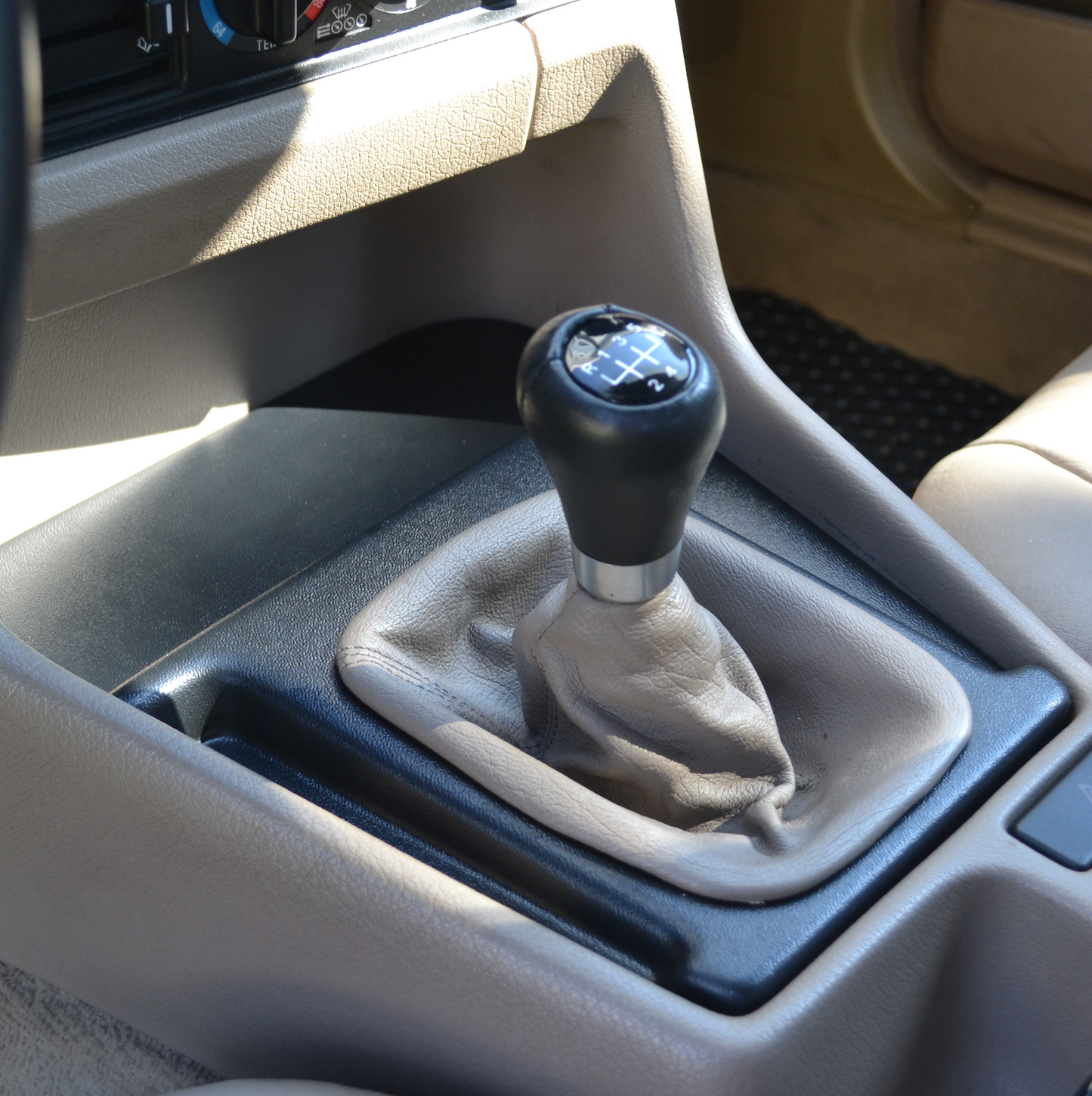 E34 M5 Style Shifter Surround