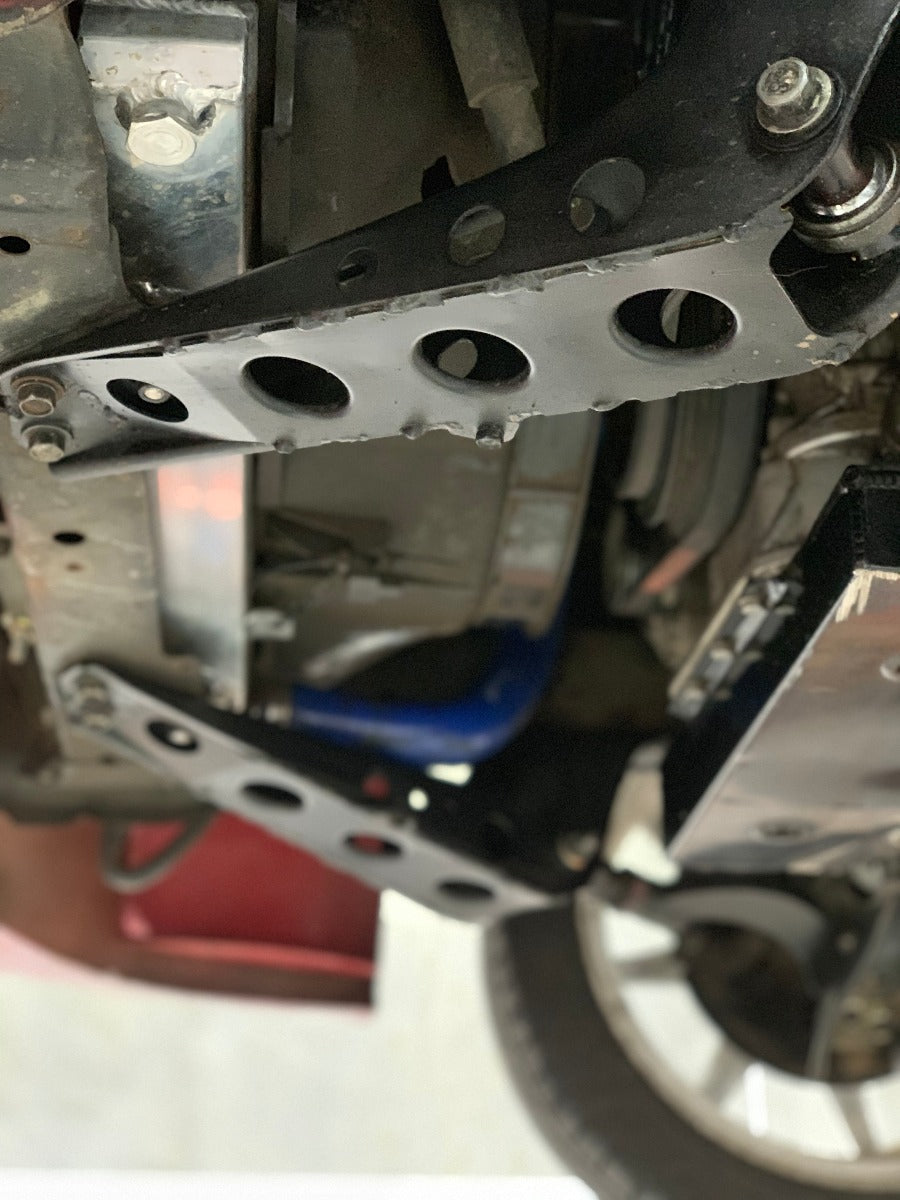GKTech - S13 240SX K-FRAME/SOLDAGEM DE MONTAGEM DE HASTE DE TENSÃO EM PLACAS DE REFORÇO (S13X-KFRM)