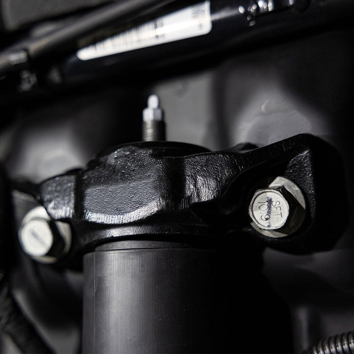 RTR - REAR SHOCK MOUNTS