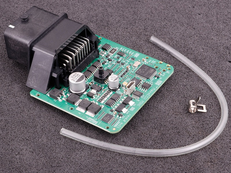 MaxxECU - MaxxECU MINI board with connector