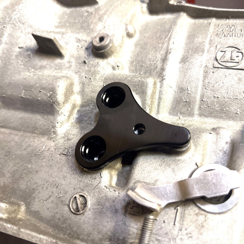 DomiWorks Engineering - 8HP TO 6HP OIL LINE CONVERSION ADAPTER - TYPE 2 (18MM)