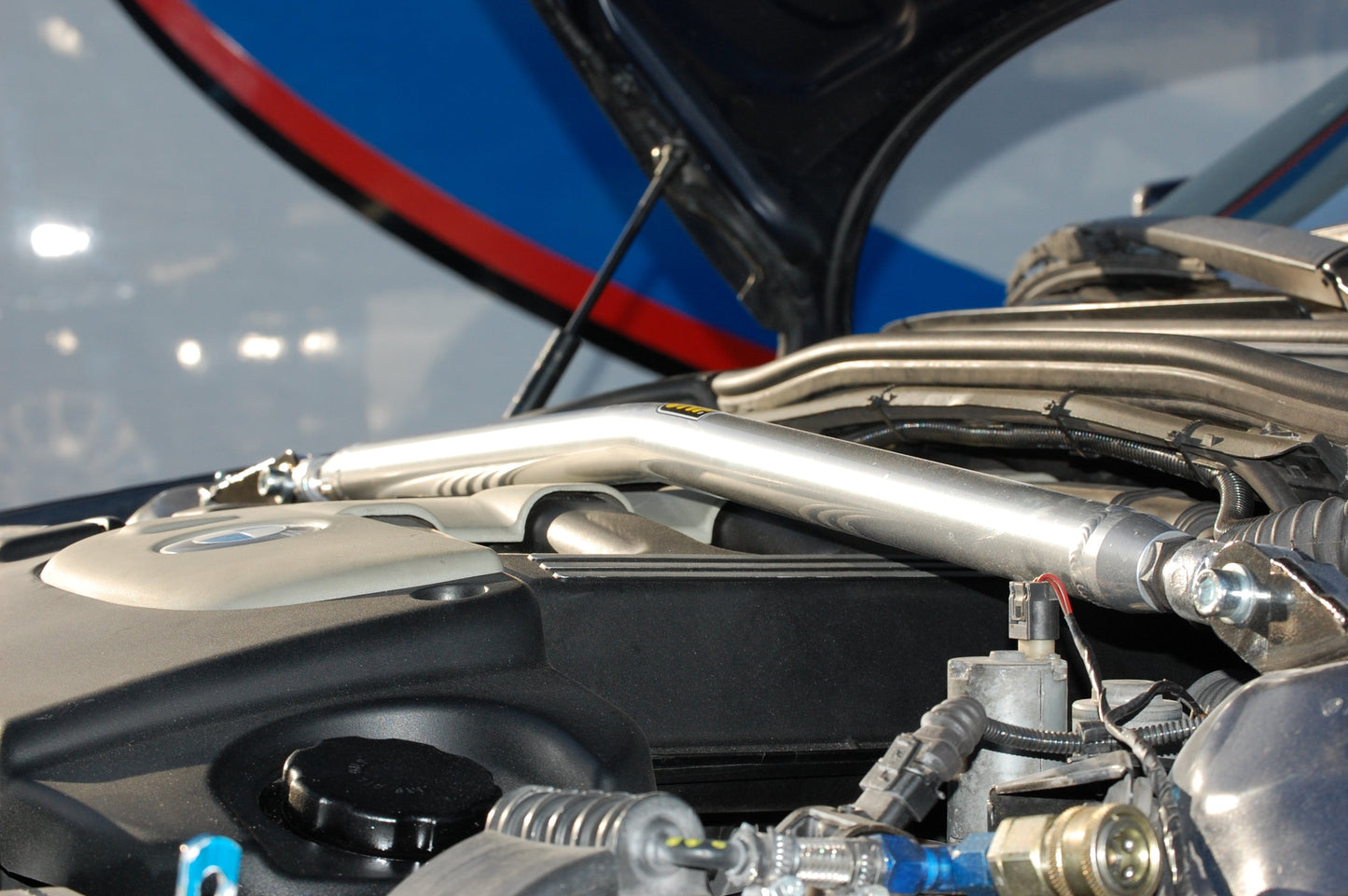 OMP - BMW series 3 E46 | Upper front | Aluminum strut bar (MA/1825)