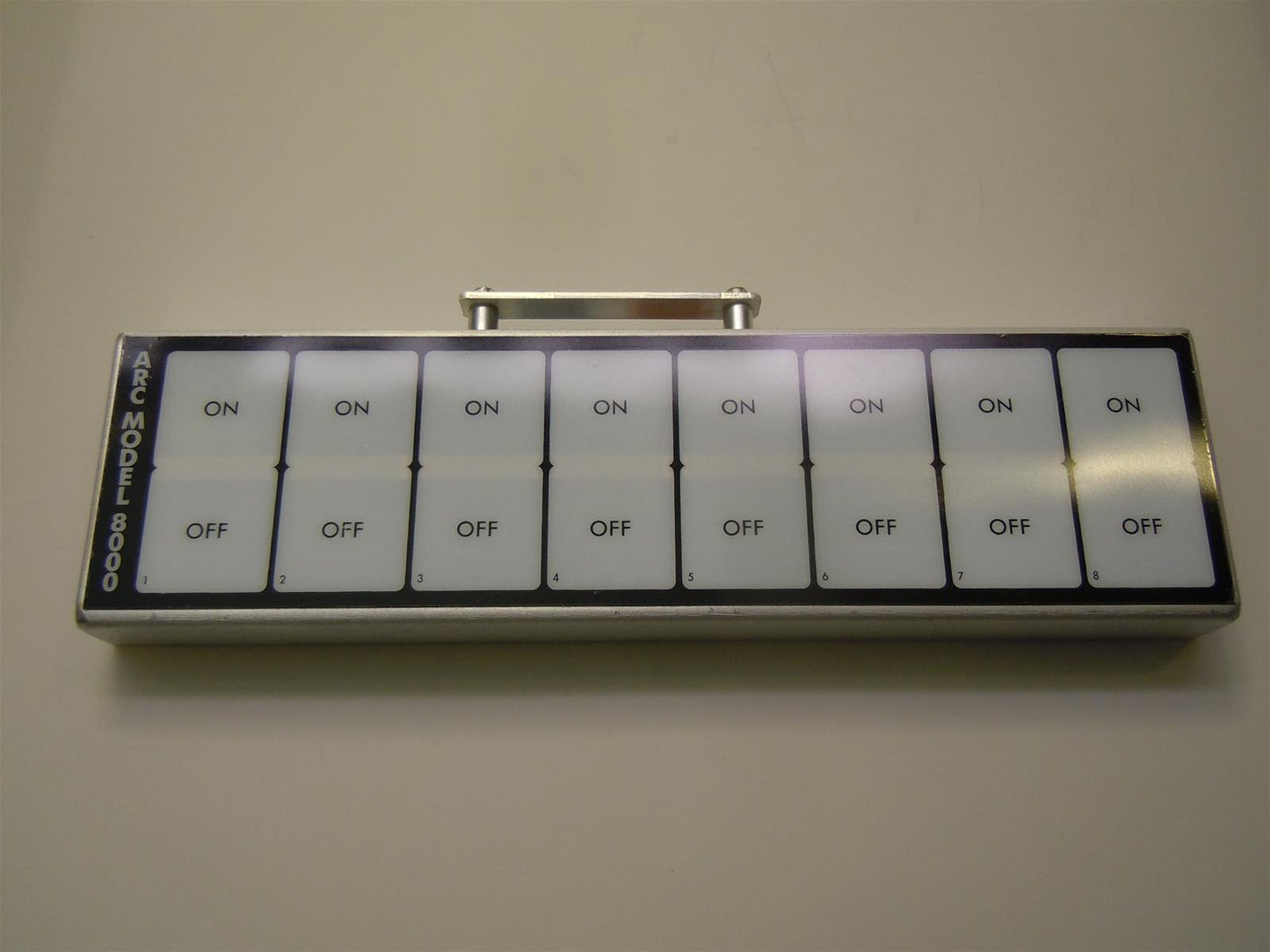 Auto Rod Controls - 8 Switch Flat Touch Roll Bar Mount (8000SR)