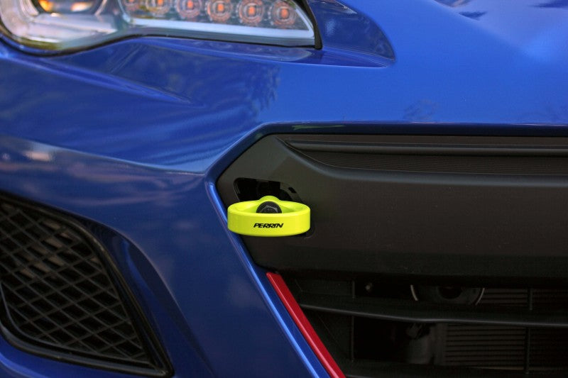 Perrin 18-21 WRX/STI / 13-20 BRZ / 17-20 Toyota 86 Kit de gancho de remolque delantero - amarillo neón