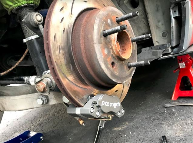 SLG - 135i & 335i Dual Caliper Bracket Kit