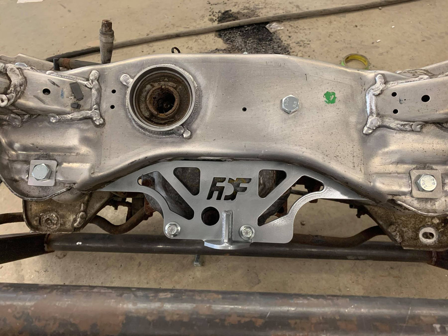 FDF - NISSAN 350Z/G35 DIFF BRACE - Platinum
