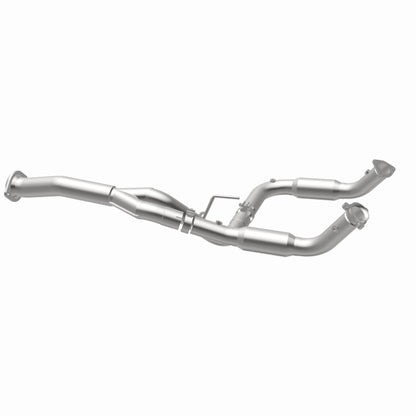 MagnaFlow 2011 Chevrolet Silverado 2500 HD 6.0L Direct Fit Converter