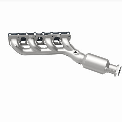 MagnaFlow 05-06 Nissan Titan 5.6L Direct Fit Converter