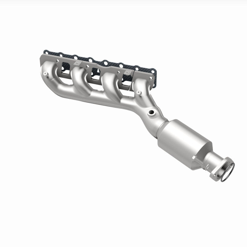 MagnaFlow 05-06 Nissan Titan 5.6L Direct Fit Converter
