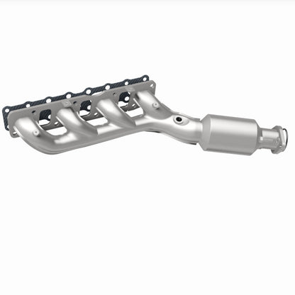 MagnaFlow 05-06 Nissan Titan 5.6L Direct Fit Converter