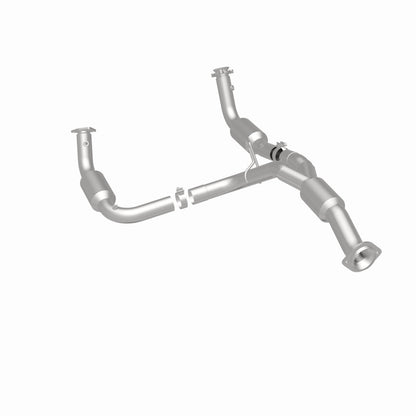 MagnaFlow 12-14 Chevrolet Silverado 2500 HD 6.0L Direct Fit Converter