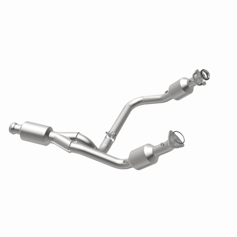 MagnaFlow 14-15 Chevrolet Silverado 1500 Underbody 4.3L / 5.3L Direct-Fit Catalytic Converter