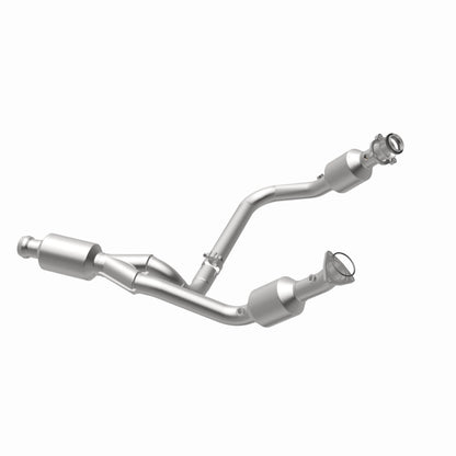 MagnaFlow 14-15 Chevrolet Silverado 1500 Underbody 4.3L / 5.3L Direct-Fit Catalytic Converter