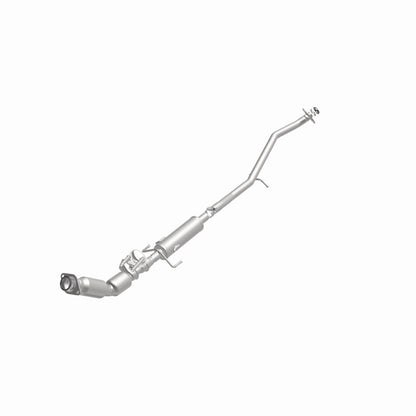 MagnaFlow Direct Fit Catalytic Converter 12-17 Toyota Prius V Base Underbody 1.8L