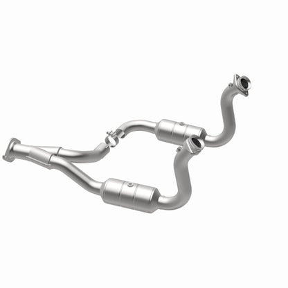 MagnaFlow 08-10 Ford F-350 Super Duty 6.8L Direct Fit Converter