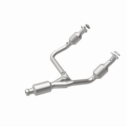 MagnaFlow 14-15 Chevrolet Silverado 1500 5.3L Direct-Fit Catalytic Converter