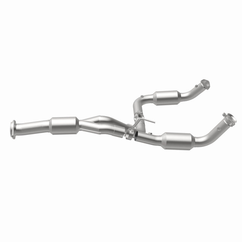 MagnaFlow 12-14 Chevrolet Silverado 2500 HD 6.0L Direct Fit Converter