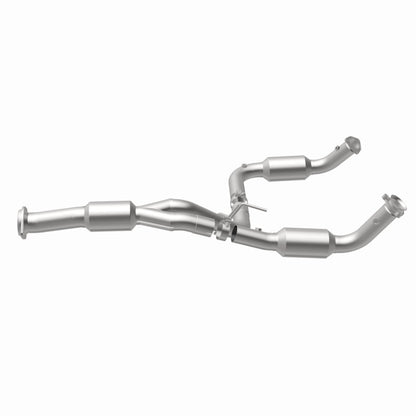 MagnaFlow 12-14 Chevrolet Silverado 2500 HD 6.0L Direct Fit Converter