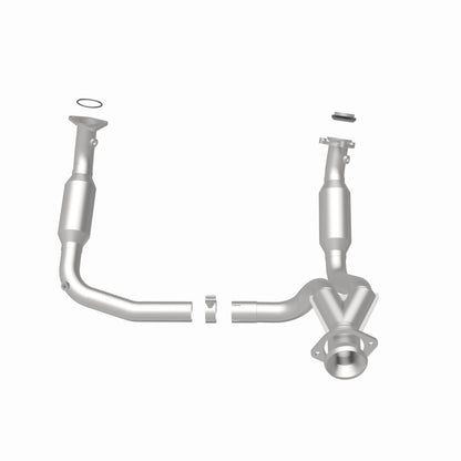 MagnaFlow 09-10 Cadillac Escalade 6.2L Direct Fit Converter