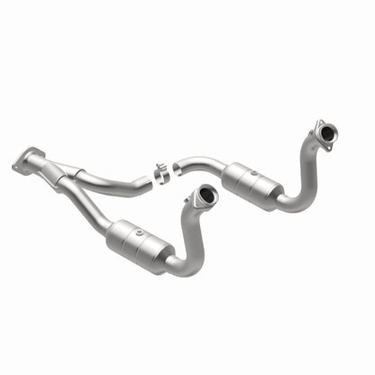 MagnaFlow 08-10 Ford F-350 Super Duty 6.8L Direct Fit Converter