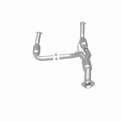 MagnaFlow 12-14 Chevrolet Silverado 2500 HD 6.0L Direct Fit Converter
