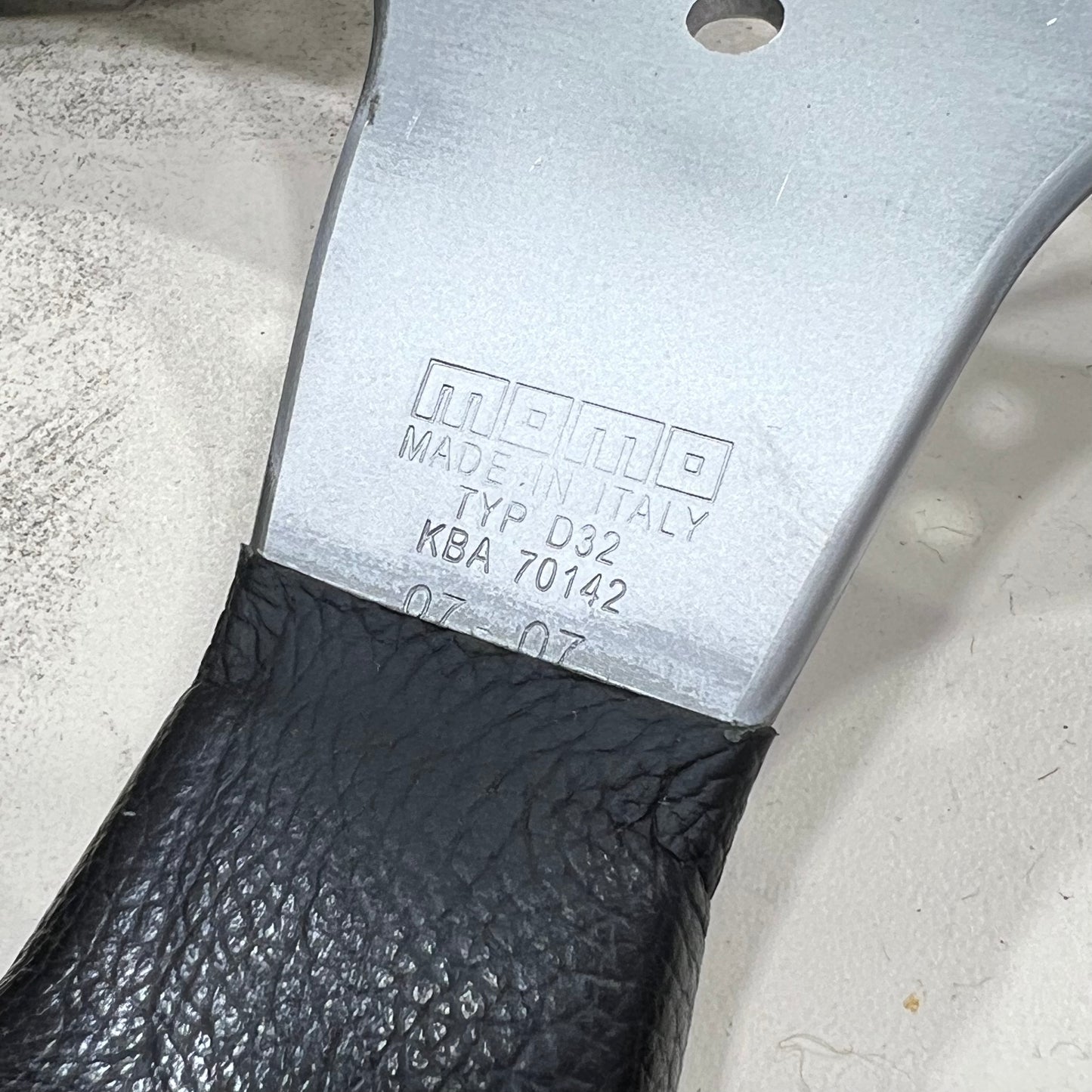 [GARAGE SALE] - MOMO RACE Steering Wheel 32cm TYPE D32 Black Leather F/S