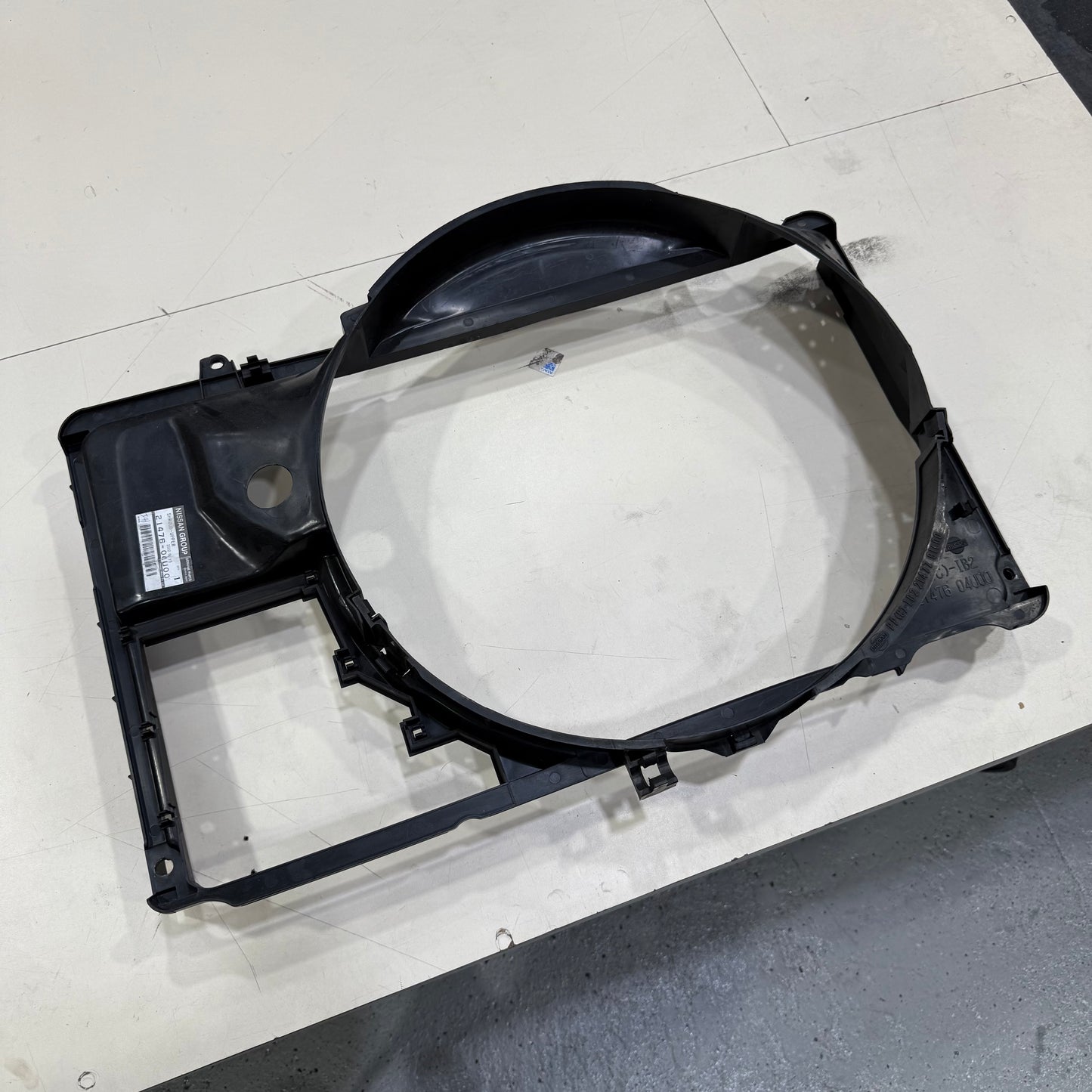 [GARAGE SALE] - Genuine Nissan Skyline R32 GT-R GTS-4 GTST Upper Cooling Fan Shroud 21476-04U00