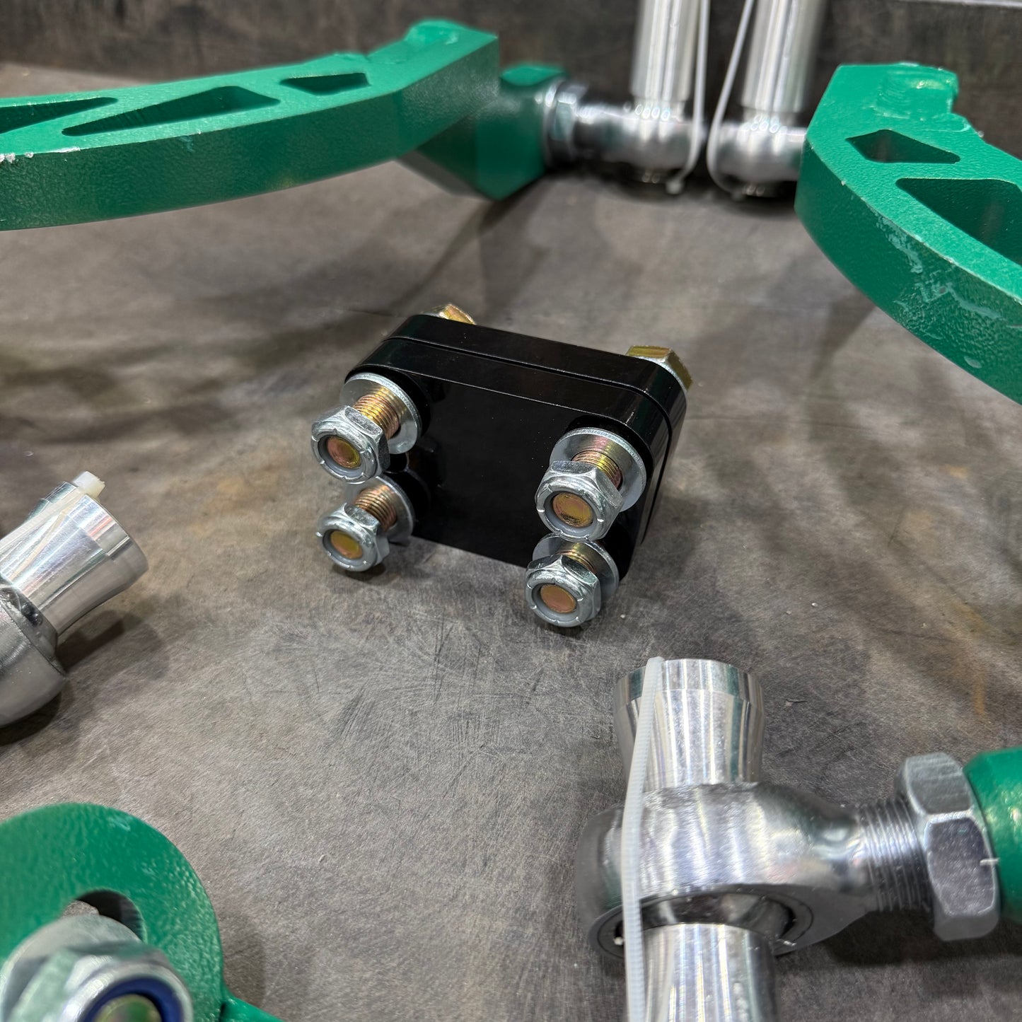 [GARAGE SALE] - FDF Raceshop - Nissan 350Z/ Infiniti G35 Mild Mantis Angle Kit - FDF Green / No Offset Rack Spacer / Include ON-CAR Adjustable Upper Control Arms