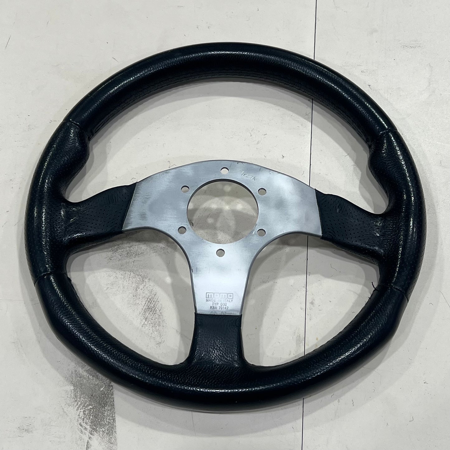 [GARAGE SALE] - MOMO RACE Steering Wheel 32cm TYPE D32 Black Leather F/S