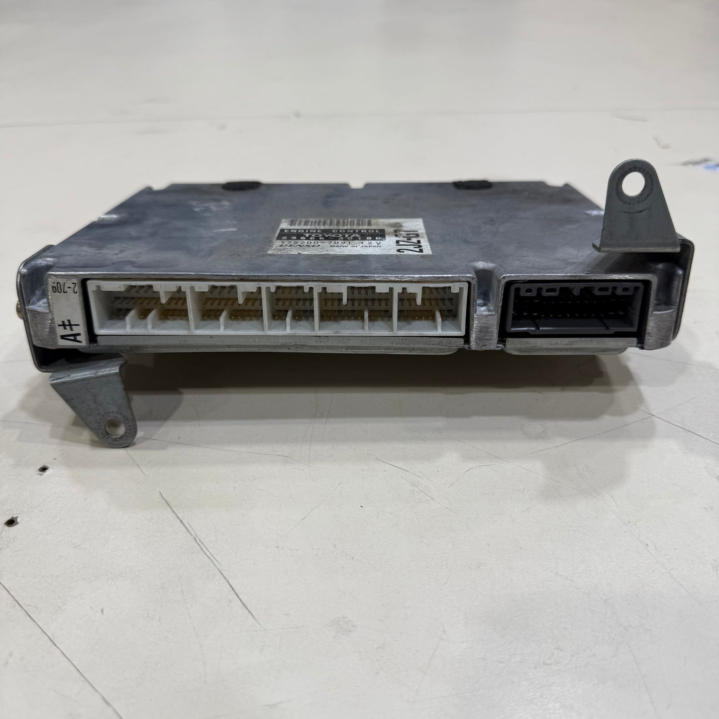 [GARAGE SALE] - Toyota Aristo JZS161 2JZ-GTE VVT-i OEM Engine ECU – 89666-30180
