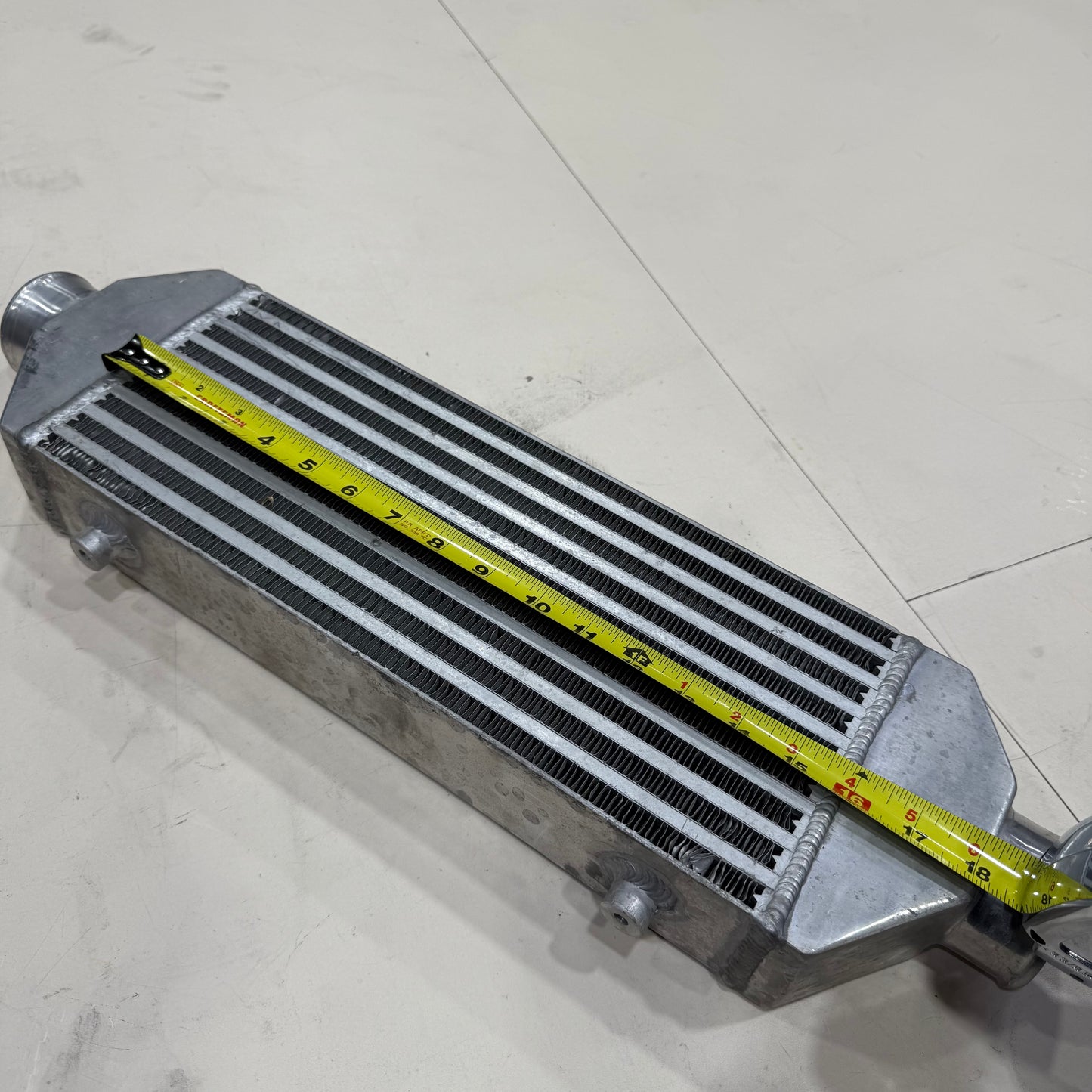 [GARAGE SALE] - UNIVERSAL INTERCOOLER