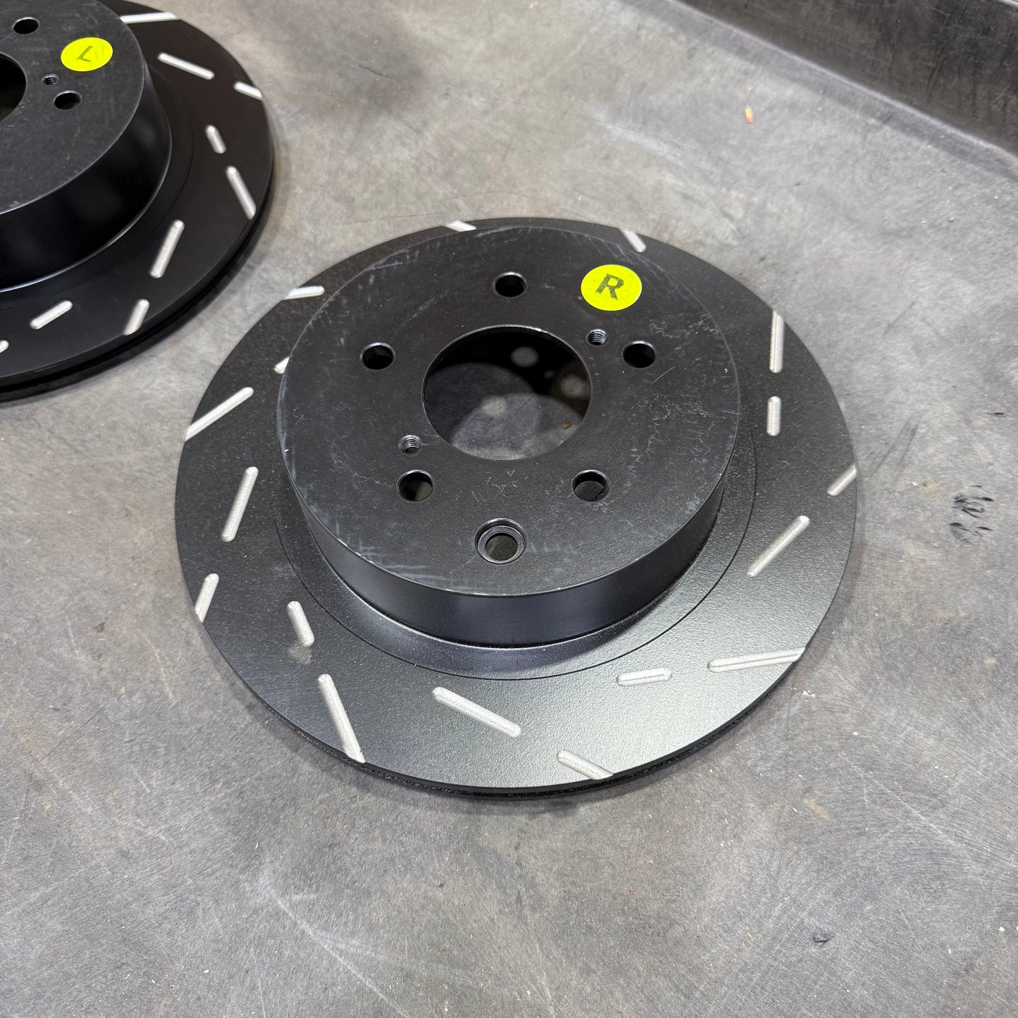 [GARAGE SALE] - EBC 89-94 Nissan Skyline (R32) 2.0 Turbo GTS USR Slotted Rear Rotors
