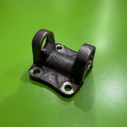 [GARAGE SALE] - Dana Spicer Drivetrain Products Yokes 1-2-39