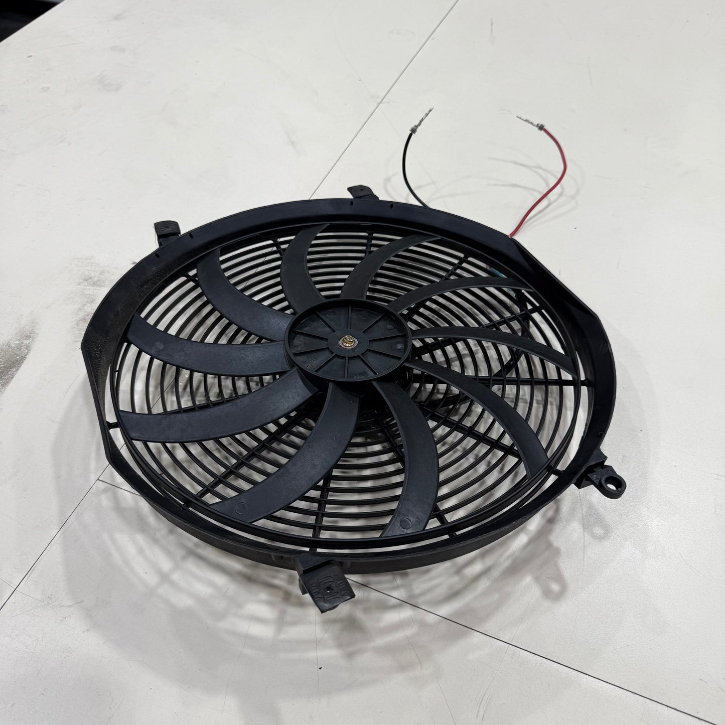 [GARAGE SALE] - Mishimoto 16 Inch Race Line High-Flow Electric Fan