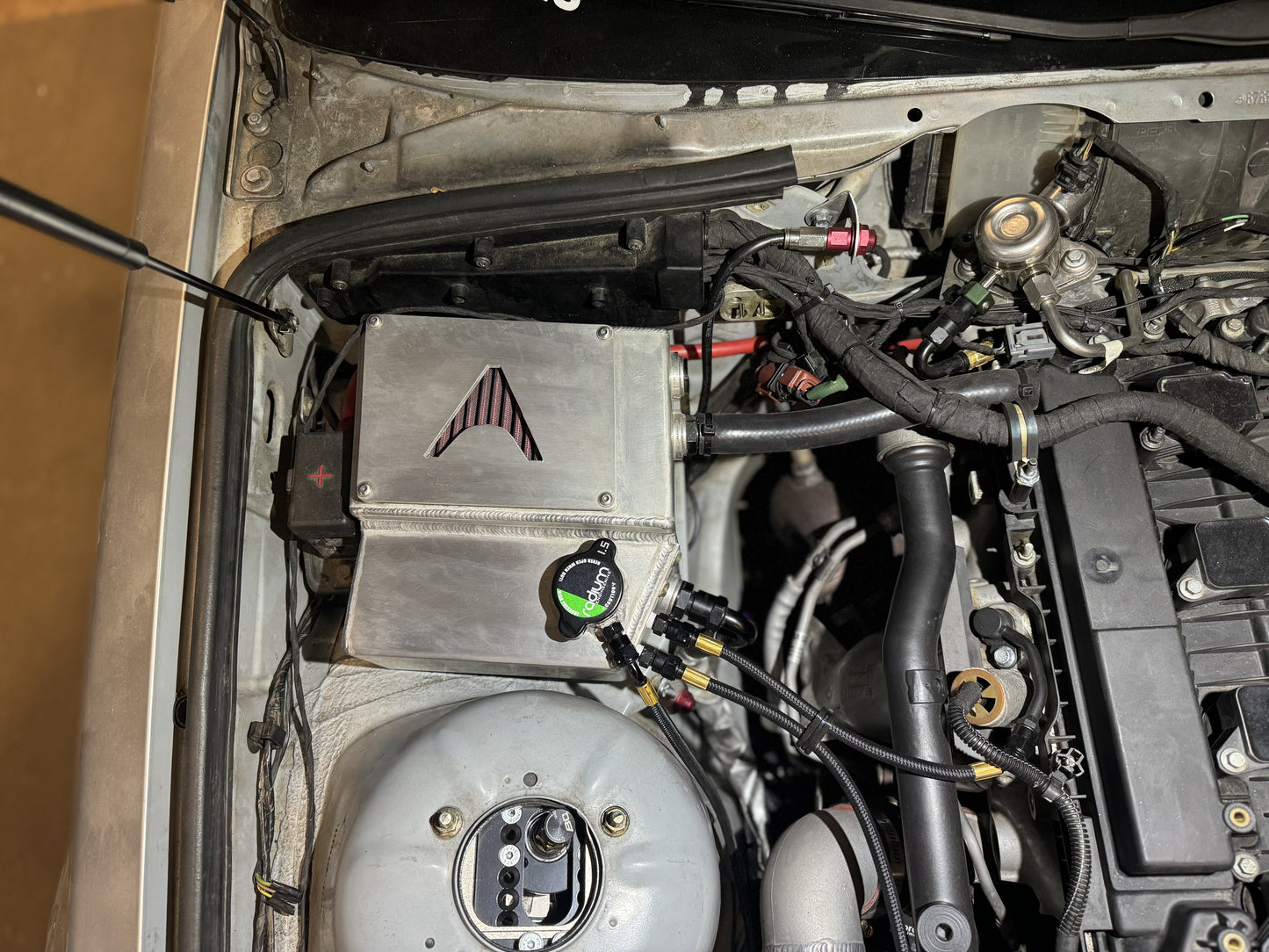 Alaria - E36 Bolt-in Combination Breather tank/ Coolant header tank