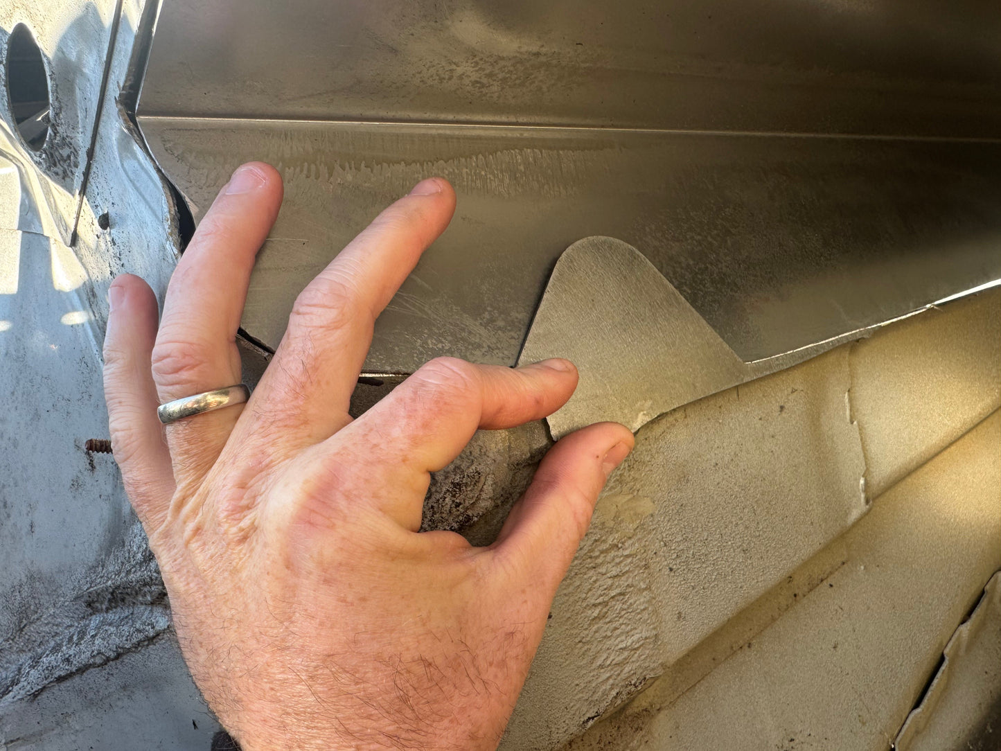 Alaria - Weld-In Trans Tunnel Topper for BMW E36