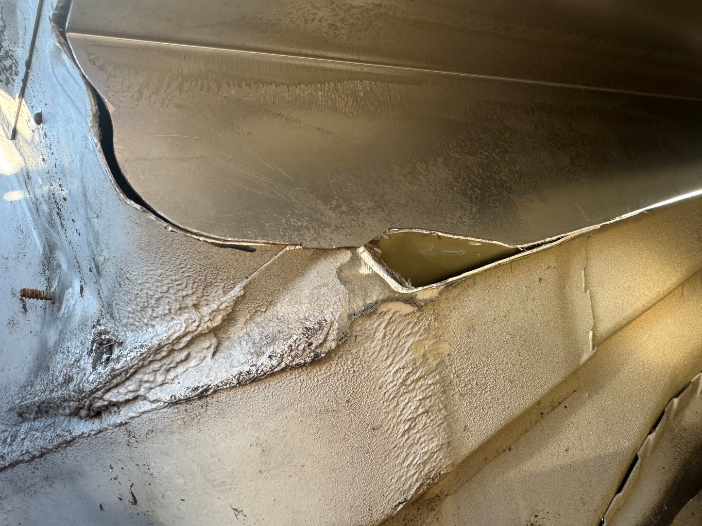 Alaria - Weld-In Trans Tunnel Topper for BMW E36