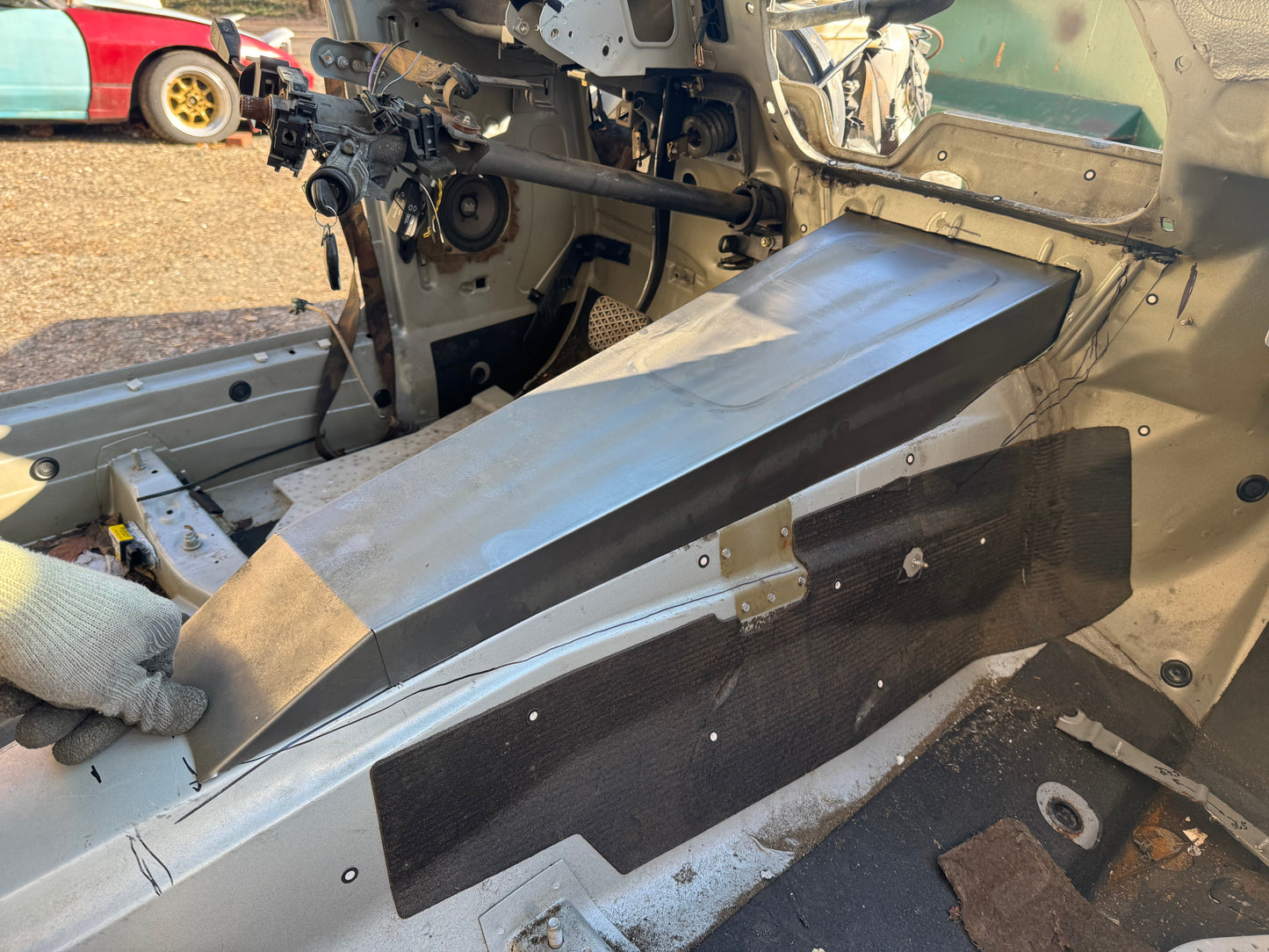 Alaria - Weld-In Trans Tunnel Topper for BMW E36