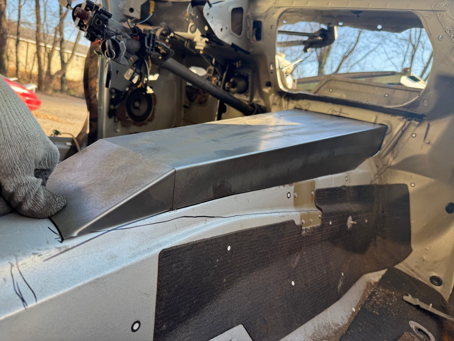 Alaria - Weld-In Trans Tunnel Topper for BMW E36