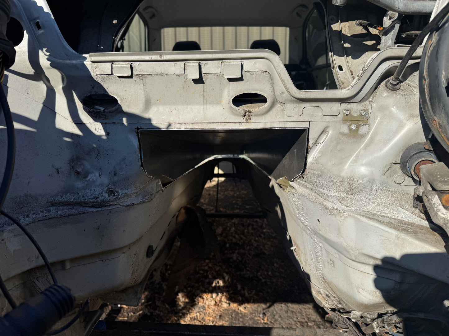 Alaria - Weld-In Trans Tunnel Topper for BMW E36