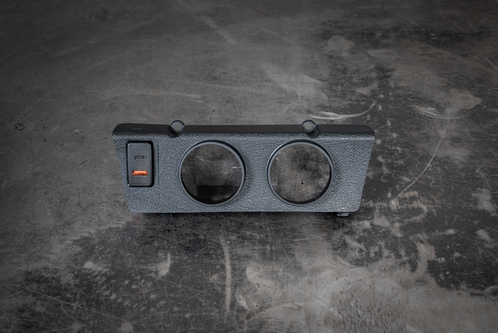 Garagistic - E30 Luxury Gauge Pod w/ USB plug