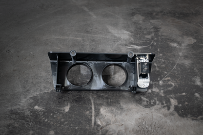 Garagistic - E30 Luxury Gauge Pod w/ USB plug