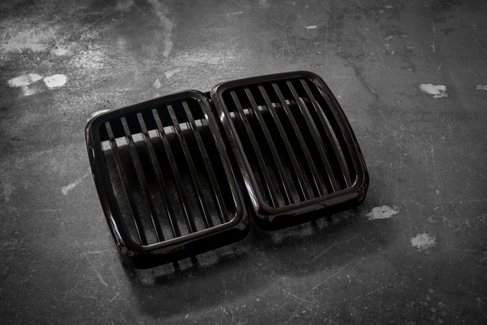E30 Gloss Black Kidney Grill - Aftermarket Replacement (51131945877)
