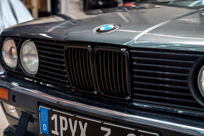 E30 Gloss Black Kidney Grill - Aftermarket Replacement (51131945877)
