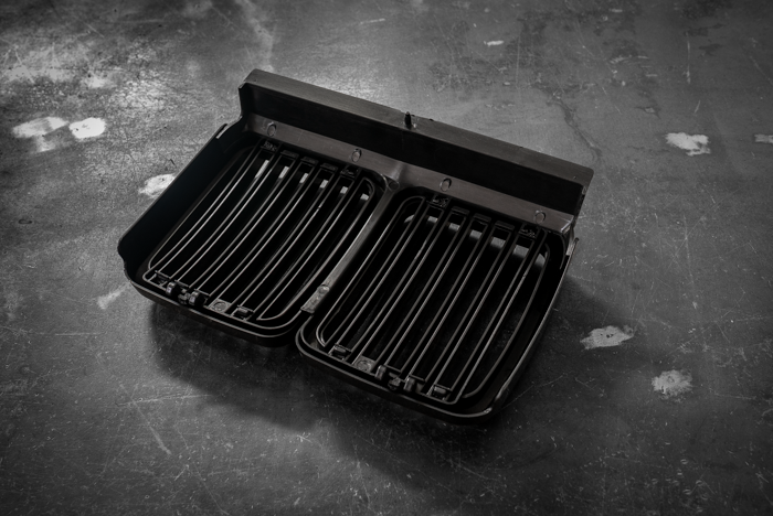 E30 Gloss Black Kidney Grill - Aftermarket Replacement (51131945877)