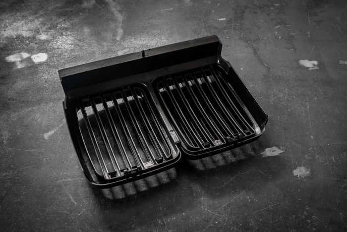 E30 Gloss Black Kidney Grill - Aftermarket Replacement (51131945877)