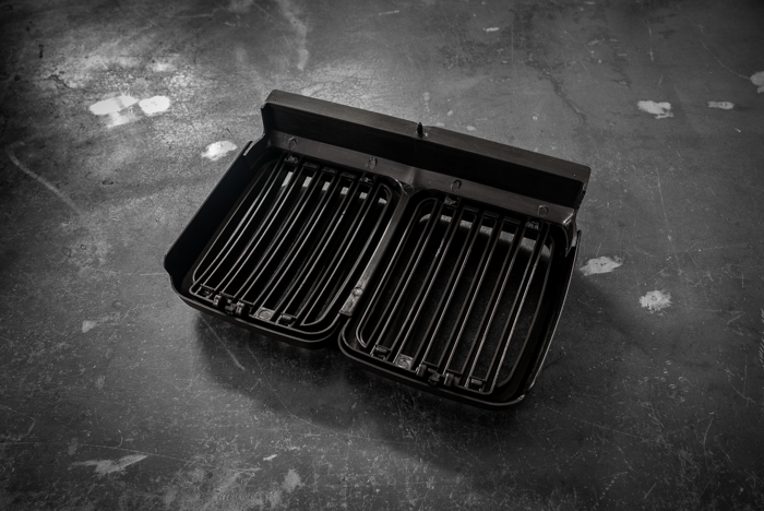 E30 Matte Black Kidney Grill - Aftermarket Replacement (51131945877)