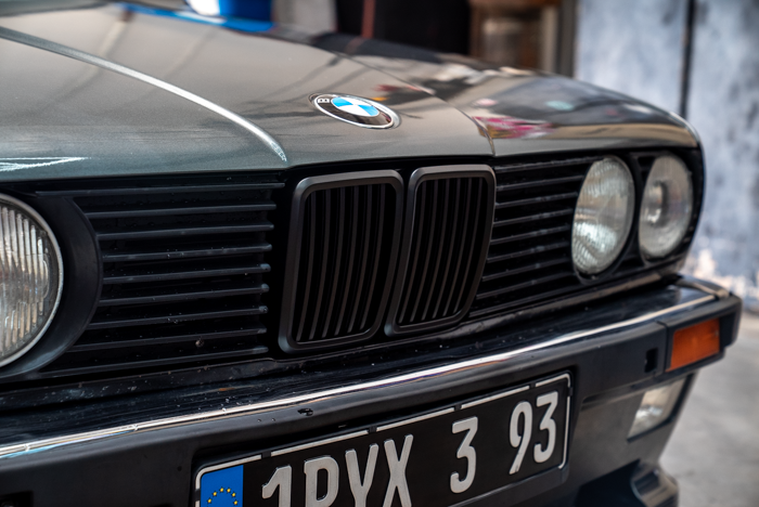 E30 Matte Black Kidney Grill - Aftermarket Replacement (51131945877)