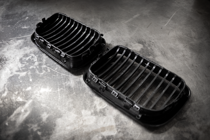 Garagistic - E36 (96-99) Matte Black Kidney Grille Set - 51138195151, 51138195152